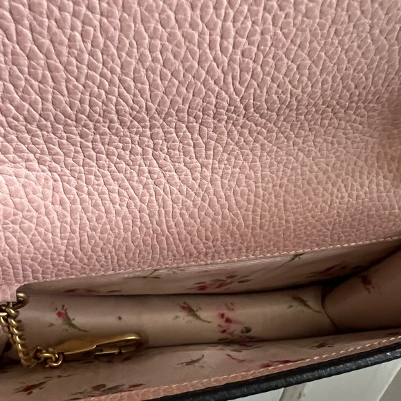 A leather Gucci bag. - Picture 6 of 6